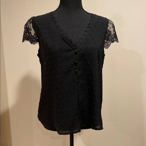 Top V-Neck Cap Sheer Lace Sleeve Lace Trim Pearlized Button Elegant Black Size 6 - Picture 1 of 7